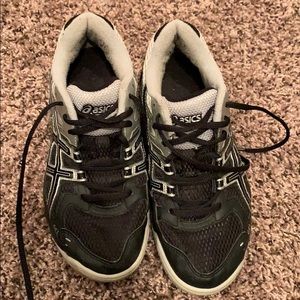 women’s Asics volleyball shoes